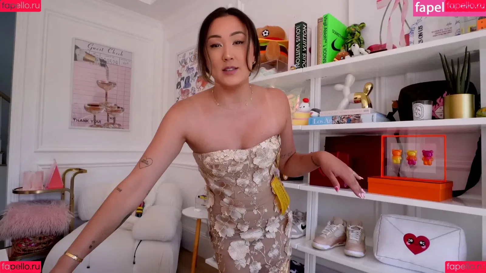 LaurDIY Onlyfans Photo Gallery 