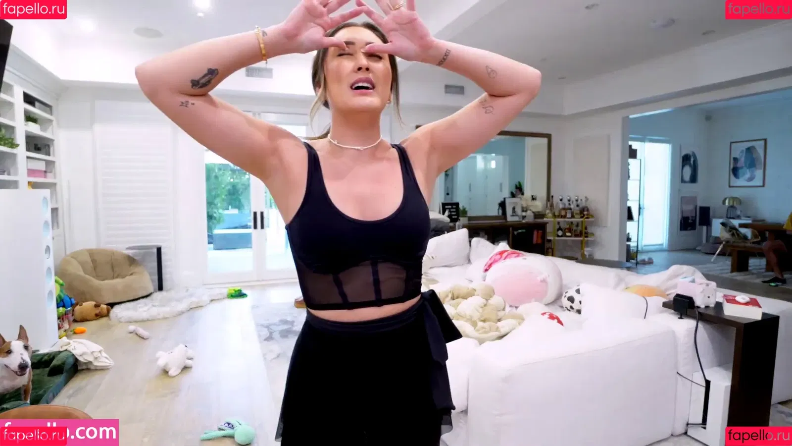 LaurDIY Onlyfans Photo Gallery 
