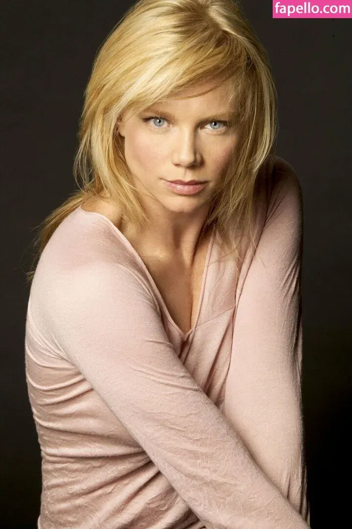 Peta Wilson Onlyfans Photo Gallery 