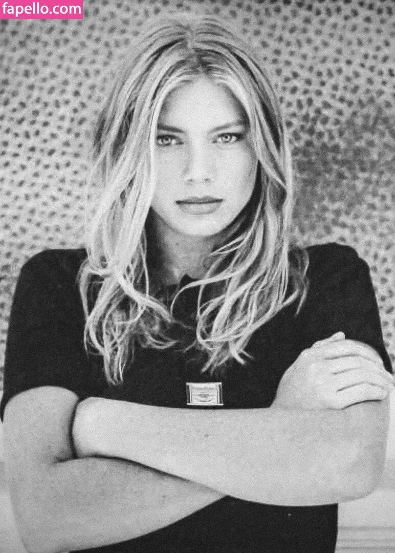 Peta Wilson Onlyfans Photo Gallery 