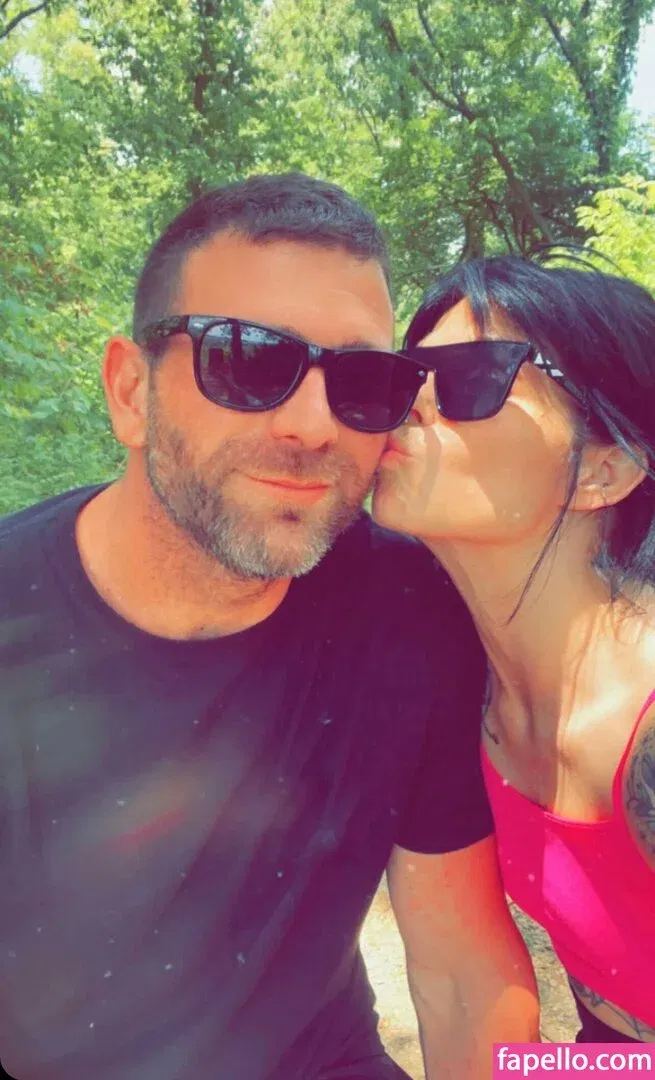 xxxhotwife Onlyfans Photo Gallery 