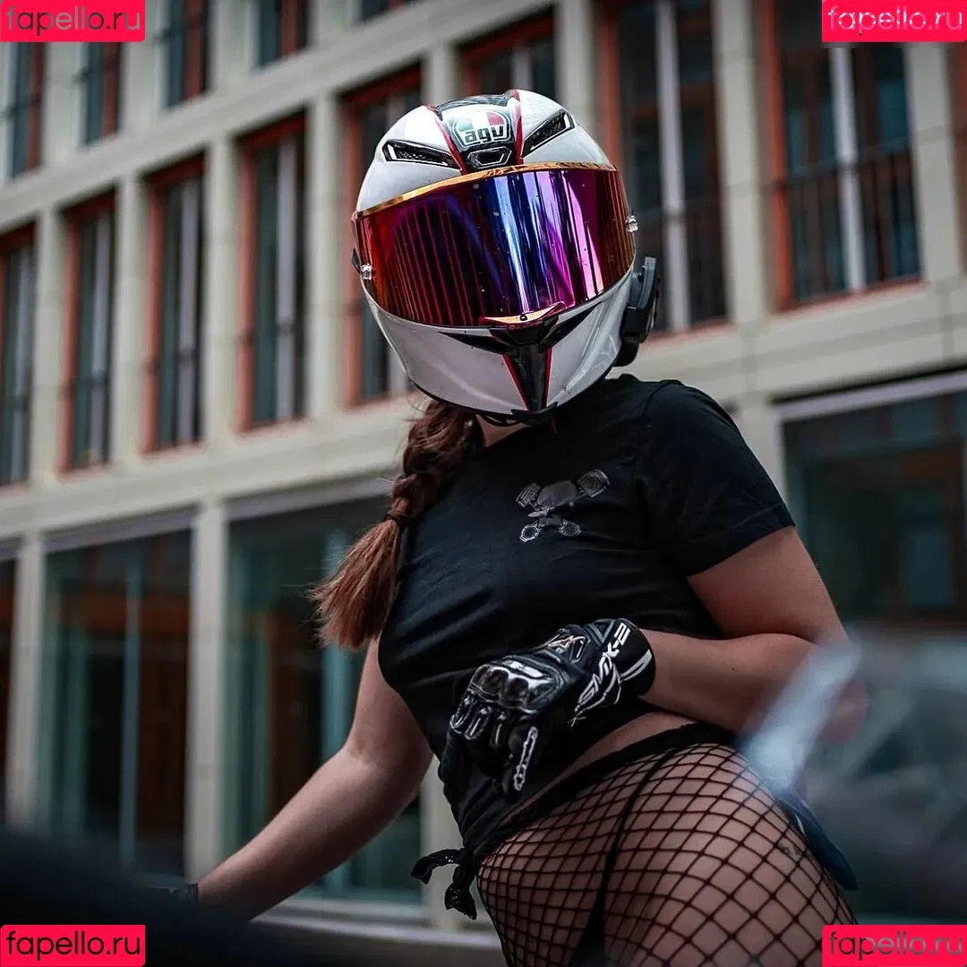 Biker_qu33n Onlyfans Photo Gallery 