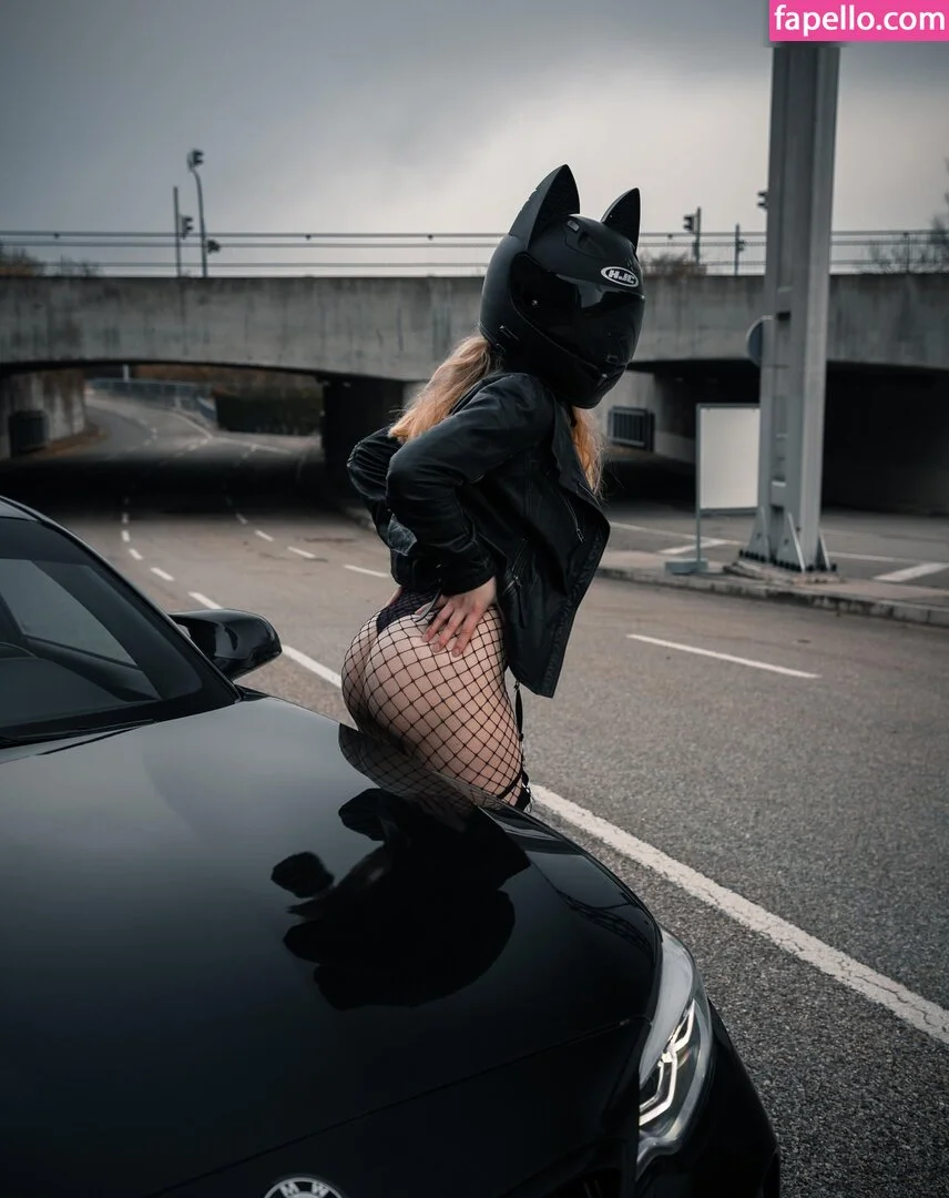 Biker_qu33n Onlyfans Photo Gallery 