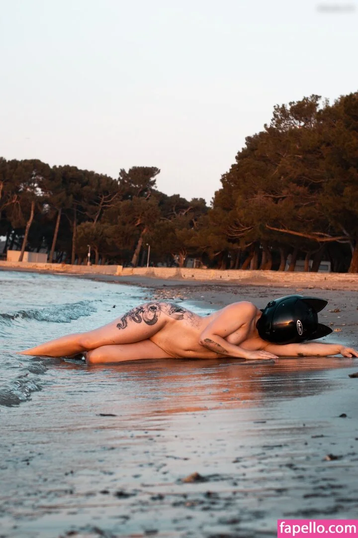 Biker_qu33n Onlyfans Photo Gallery 