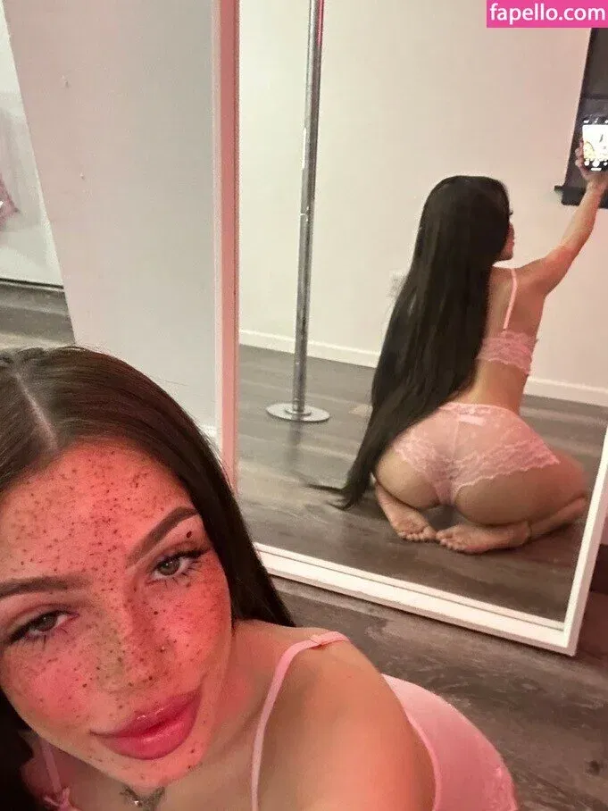 vanessaswrlddd Onlyfans Photo Gallery 