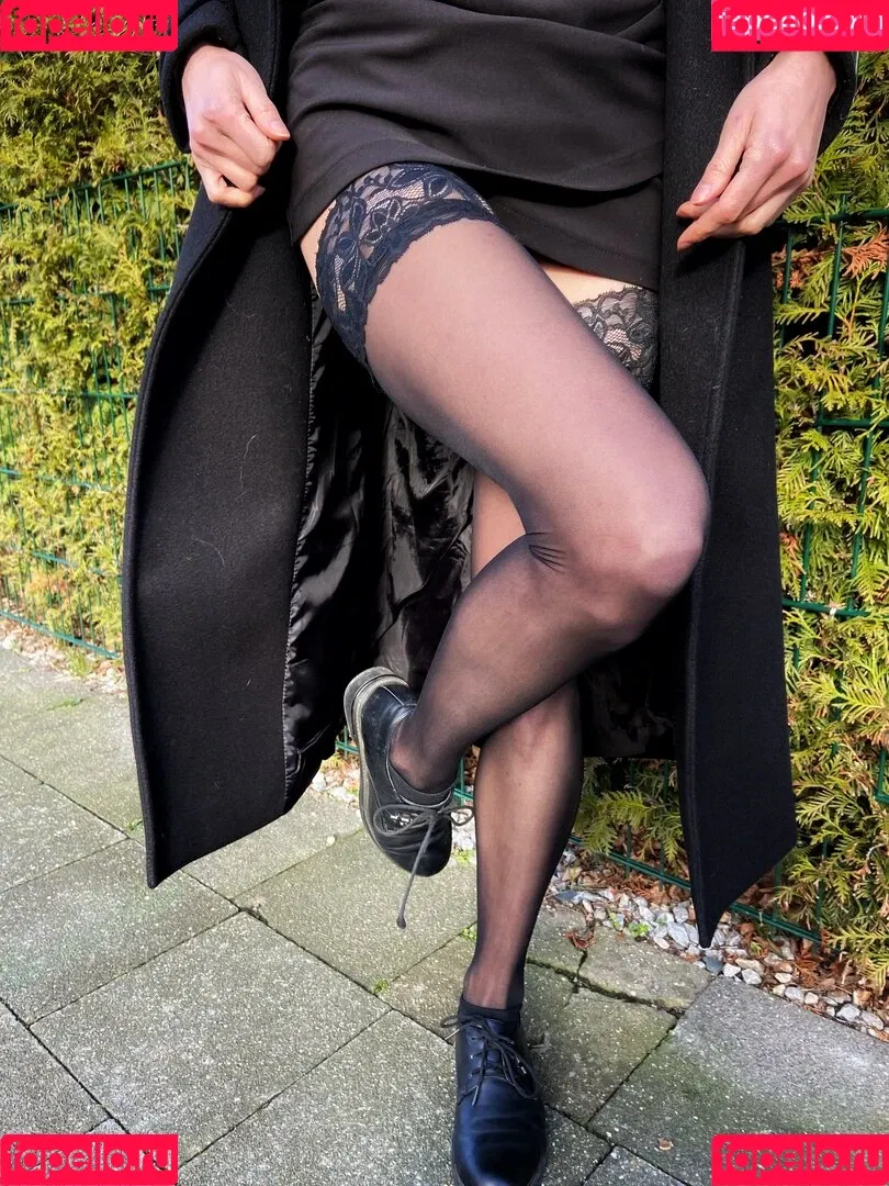 Natalie (Avo) Onlyfans Photo Gallery 