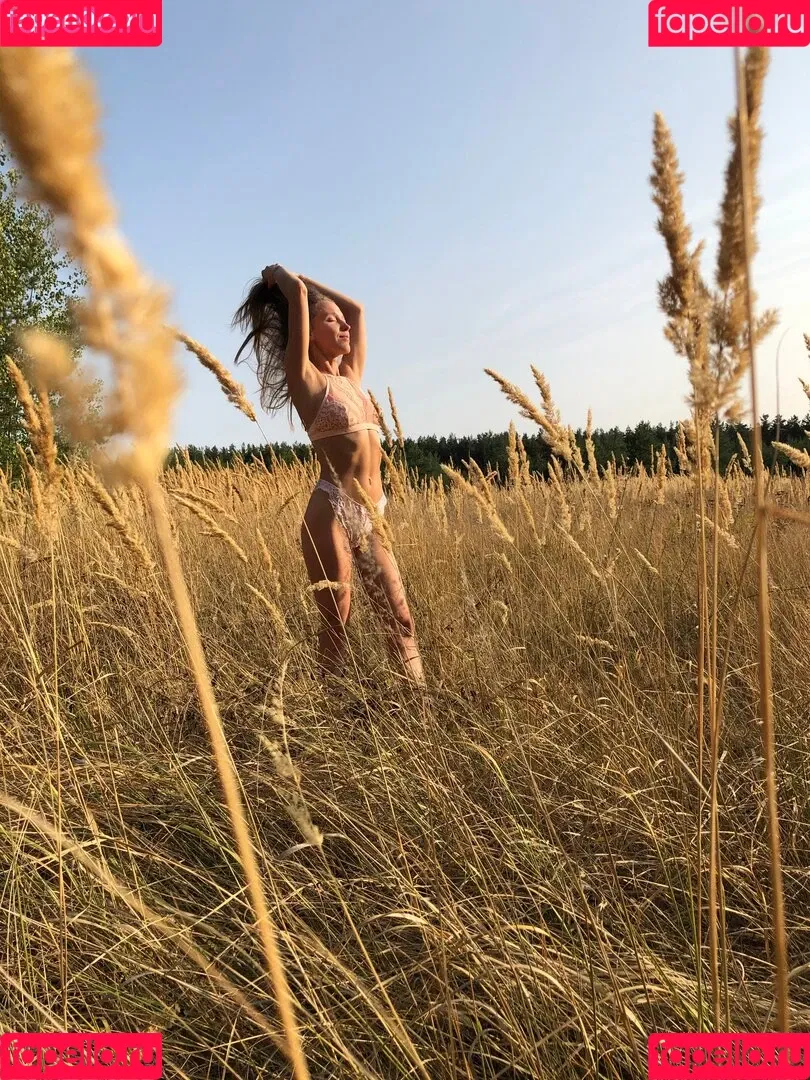 Natalie (Avo) Onlyfans Photo Gallery 