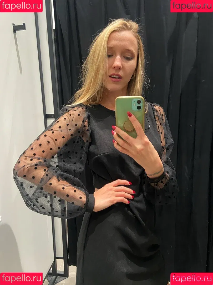 Natalie (Avo) Onlyfans Photo Gallery 