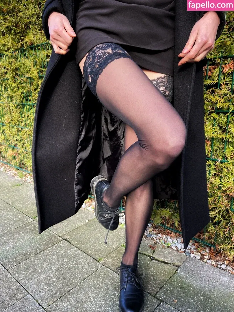 Natalie (Avo) Onlyfans Photo Gallery 