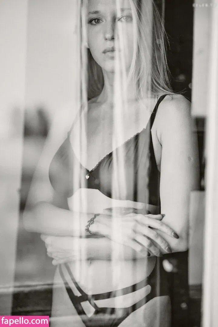 Natalie (Avo) Onlyfans Photo Gallery 