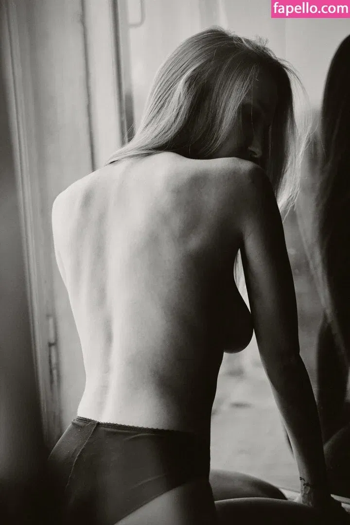 Natalie (Avo) Onlyfans Photo Gallery 