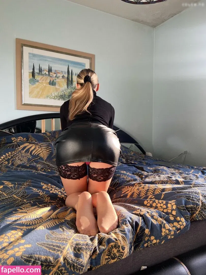 Natalie (Avo) Onlyfans Photo Gallery 