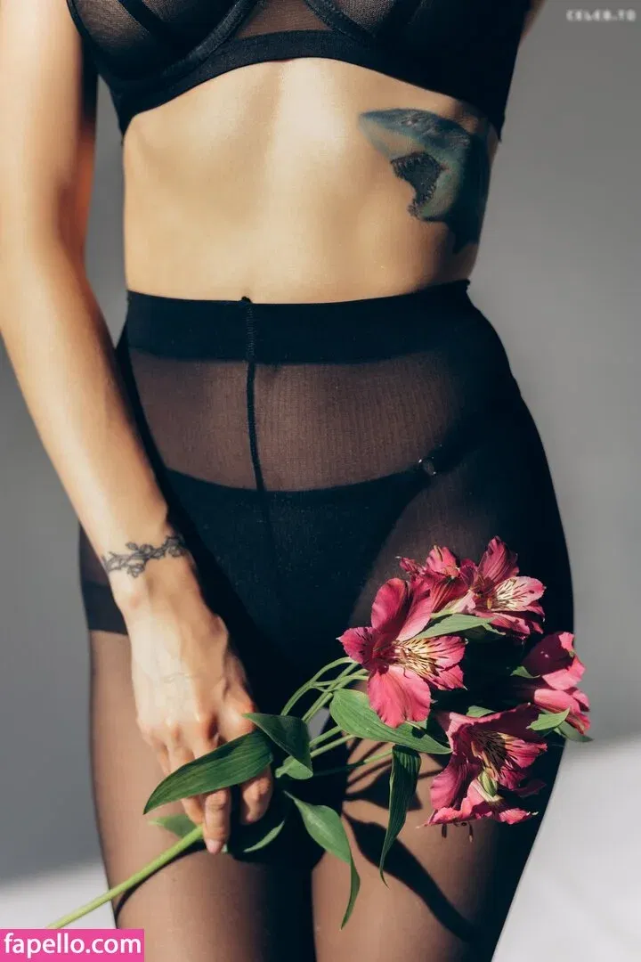 Natalie (Avo) Onlyfans Photo Gallery 