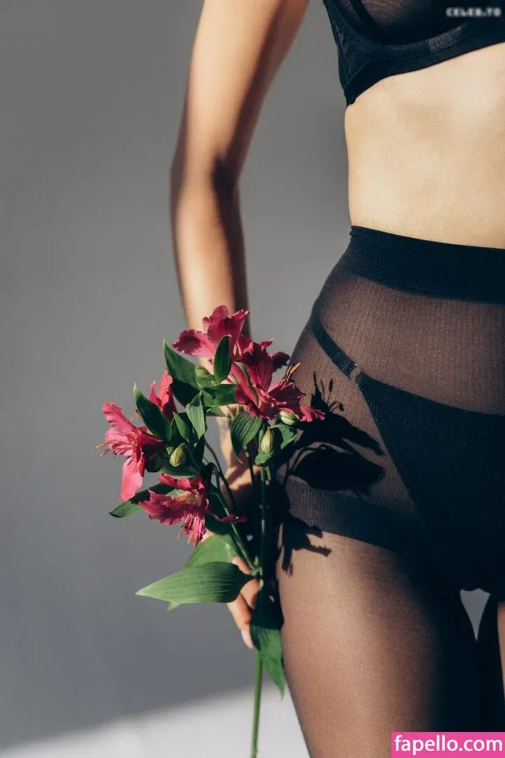 Natalie (Avo) Onlyfans Photo Gallery 