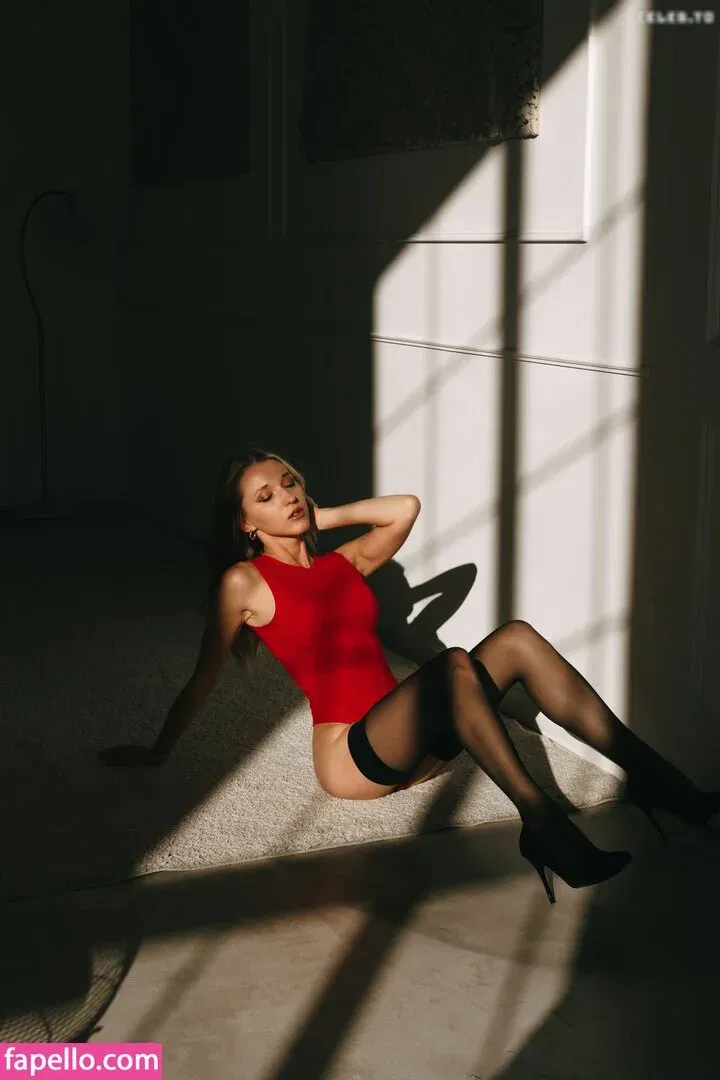 Natalie (Avo) Onlyfans Photo Gallery 