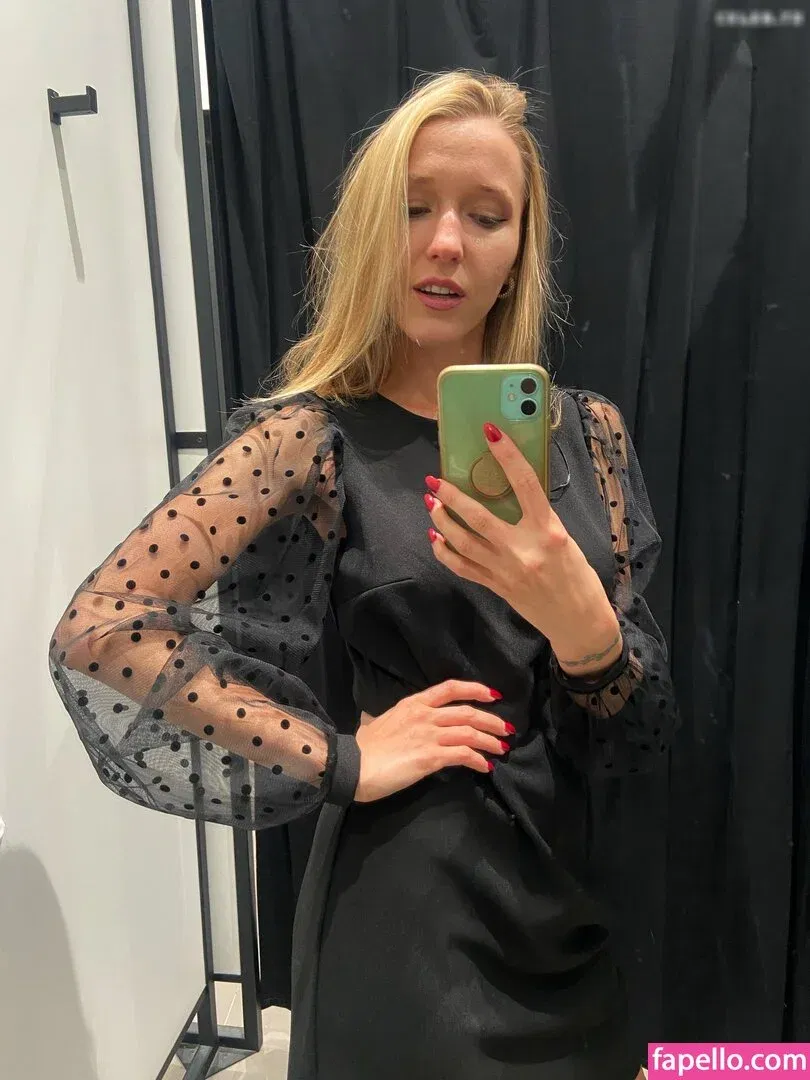 Natalie (Avo) Onlyfans Photo Gallery 