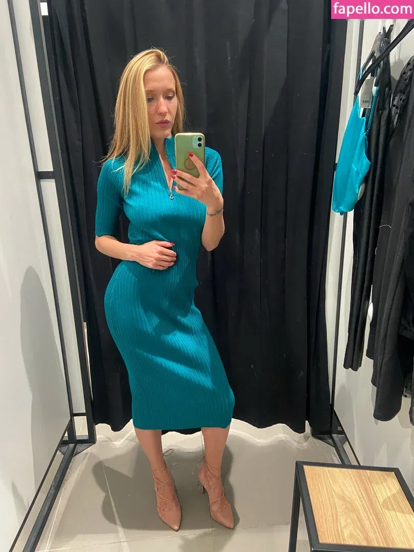 Natalie (Avo) Onlyfans Photo Gallery 