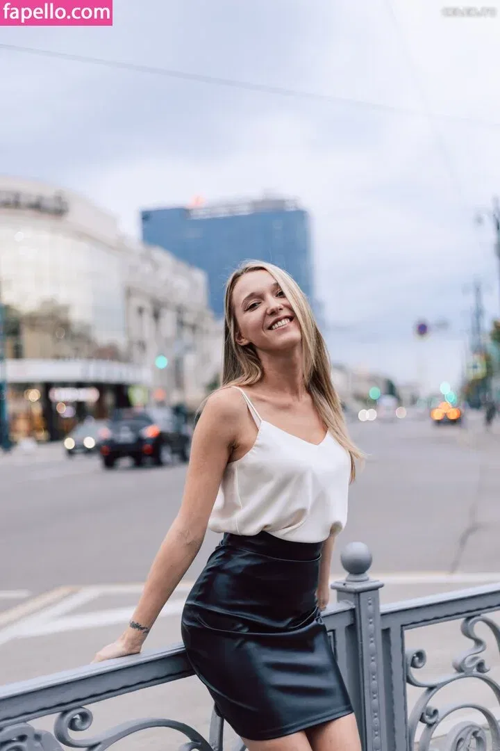 Natalie (Avo) Onlyfans Photo Gallery 