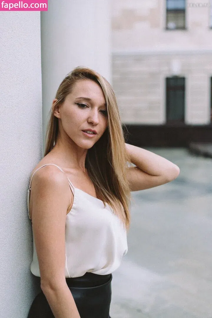 Natalie (Avo) Onlyfans Photo Gallery 