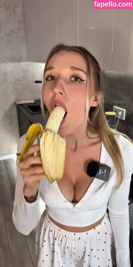 Natalie (Avo) Onlyfans Photo Gallery 