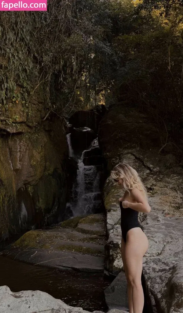 Ana Júlia Onlyfans Photo Gallery 