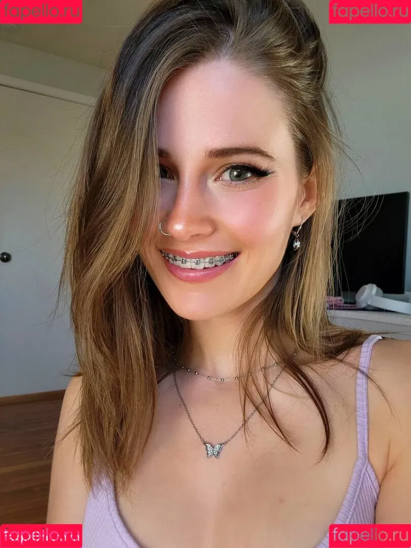 emmabarbyy Onlyfans Photo Gallery 