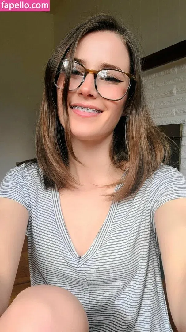 emmabarbyy Onlyfans Photo Gallery 