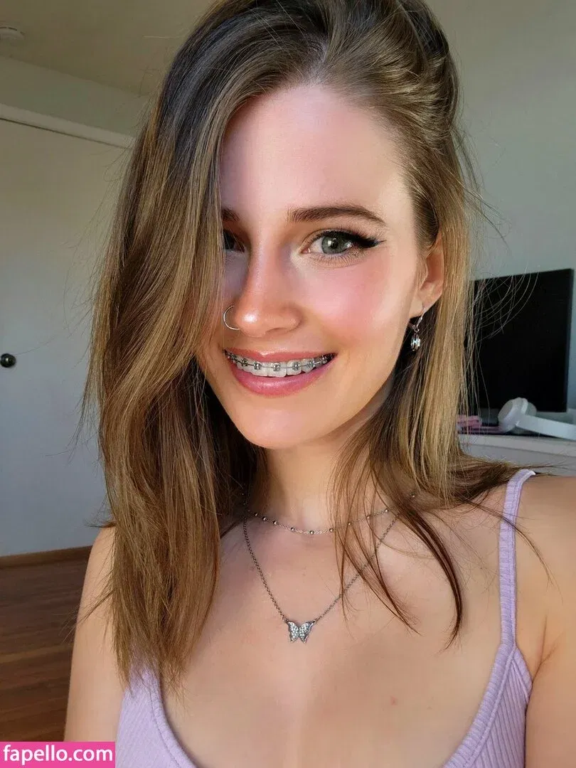 emmabarbyy Onlyfans Photo Gallery 