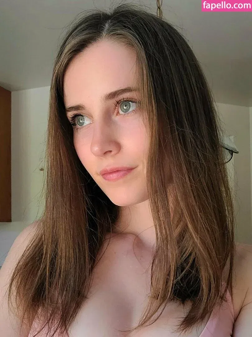 emmabarbyy Onlyfans Photo Gallery 