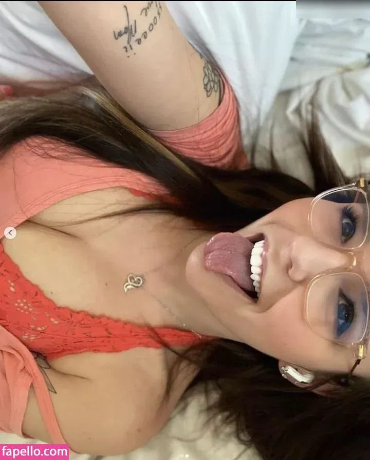 Dallyallyallas Onlyfans Photo Gallery 