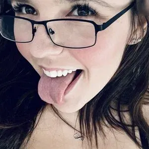 Dallyallyallas Onlyfans Photo Gallery 