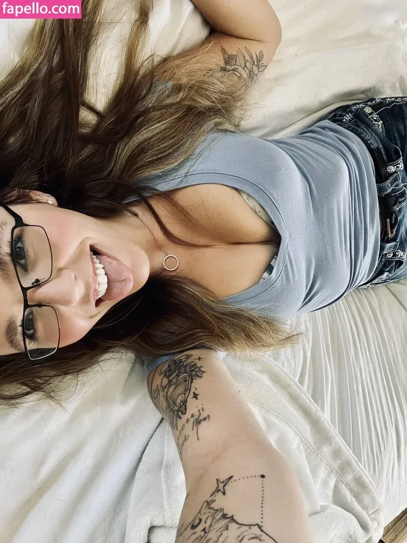 Dallyallyallas Onlyfans Photo Gallery 