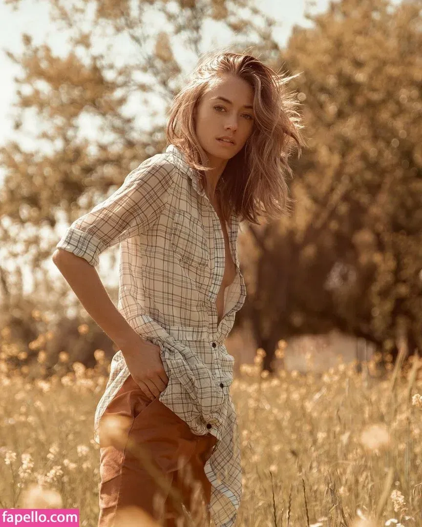 Livy Poulin Onlyfans Photo Gallery 