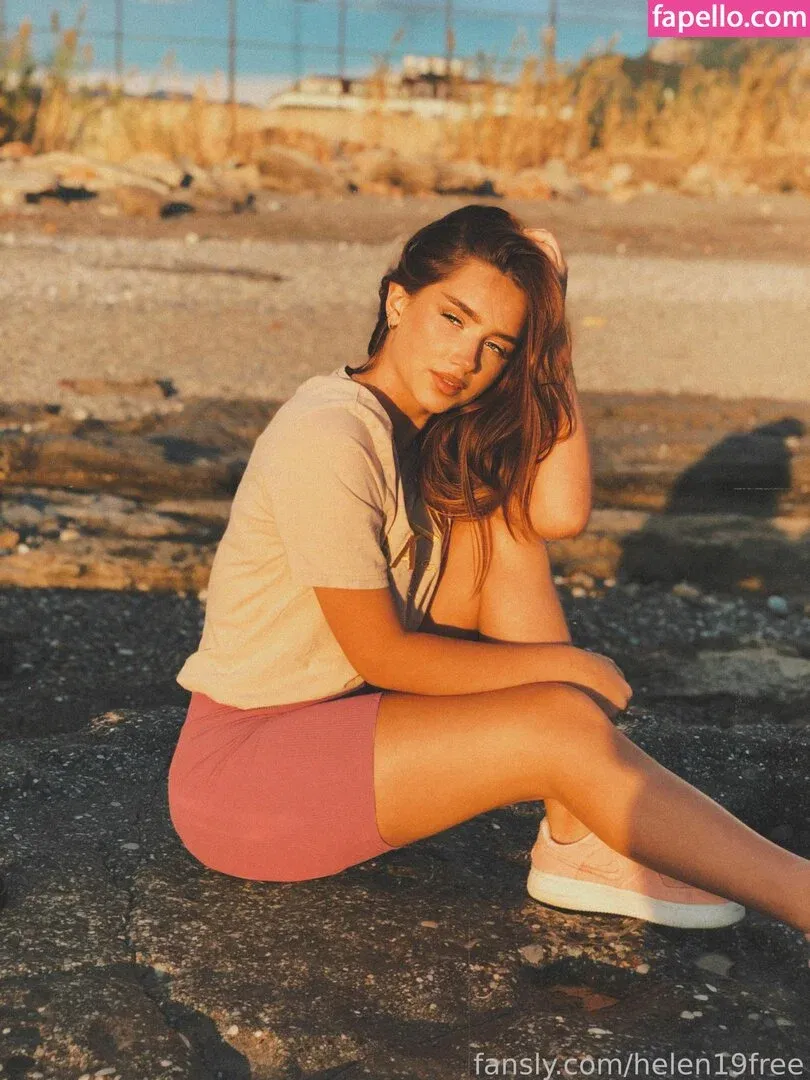 helen19free Onlyfans Photo Gallery 