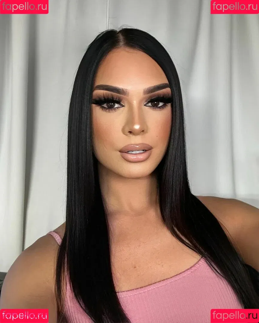 stella_valenciaga Onlyfans Photo Gallery 