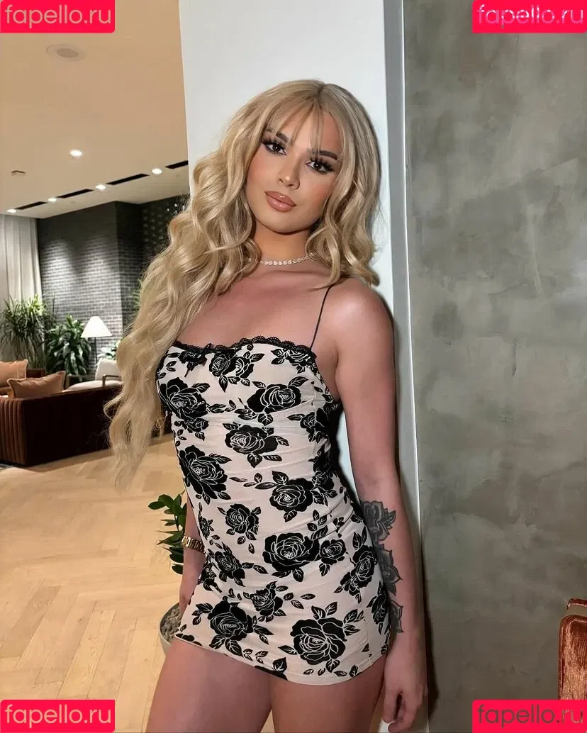 stella_valenciaga Onlyfans Photo Gallery 