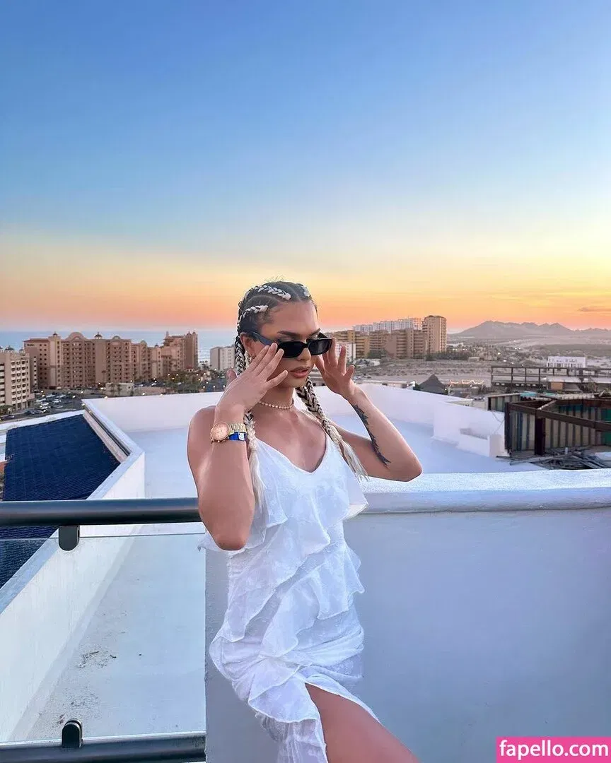 stella_valenciaga Onlyfans Photo Gallery 