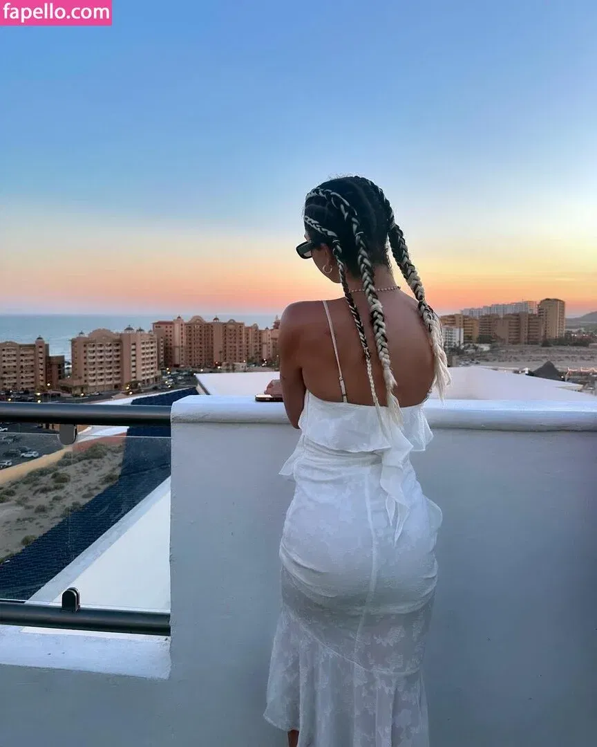 stella_valenciaga Onlyfans Photo Gallery 