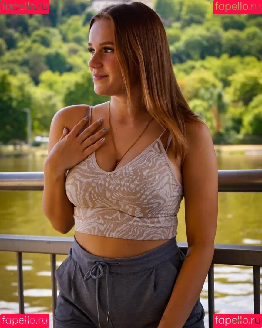 Annalena.smlr Onlyfans Photo Gallery 