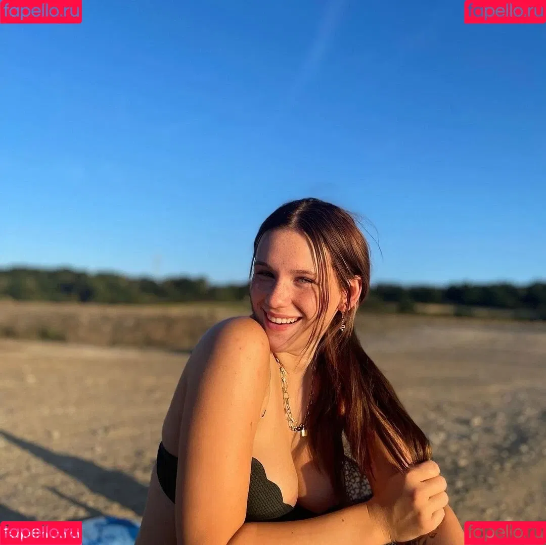 Annalena.smlr Onlyfans Photo Gallery 