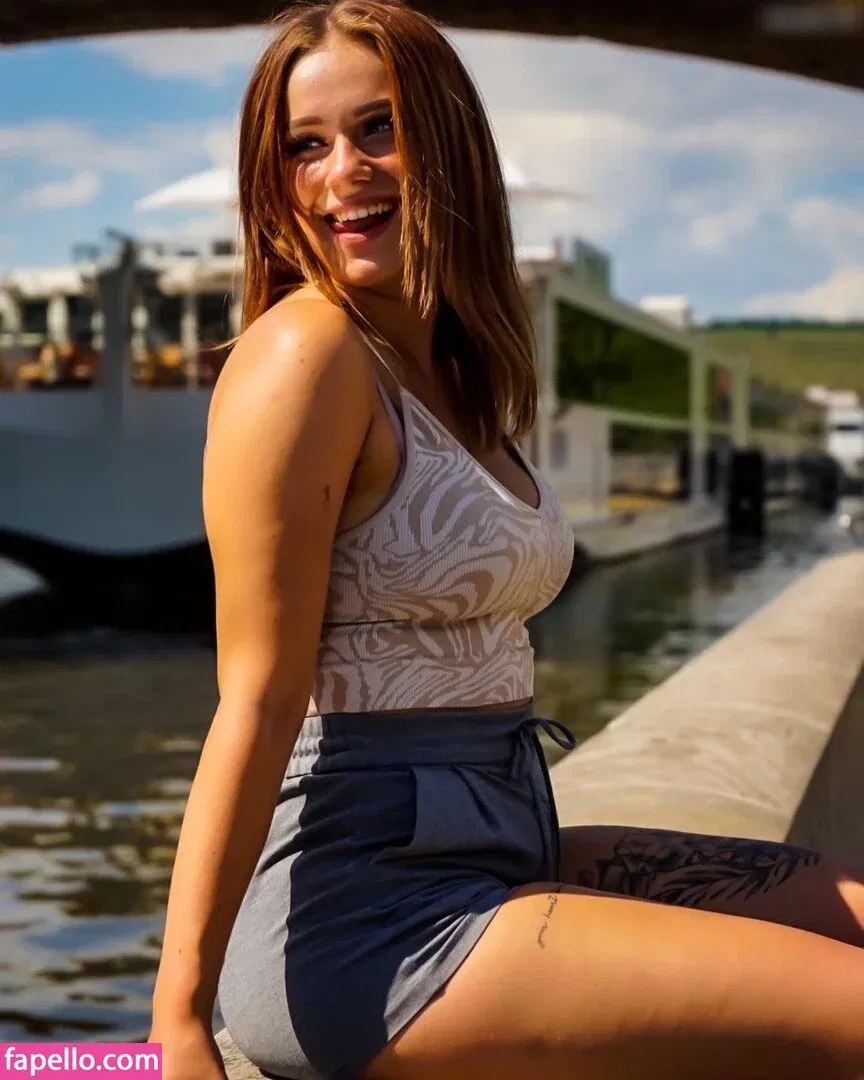 Annalena.smlr Onlyfans Photo Gallery 