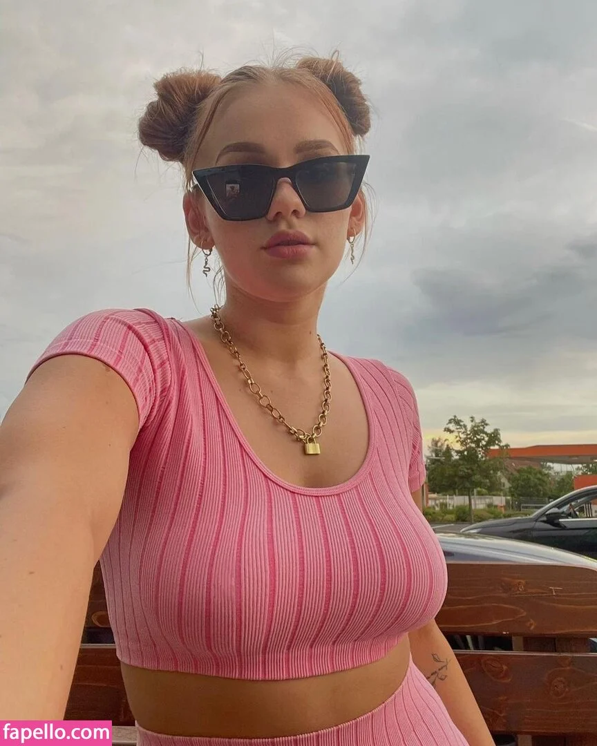 Annalena.smlr Onlyfans Photo Gallery 