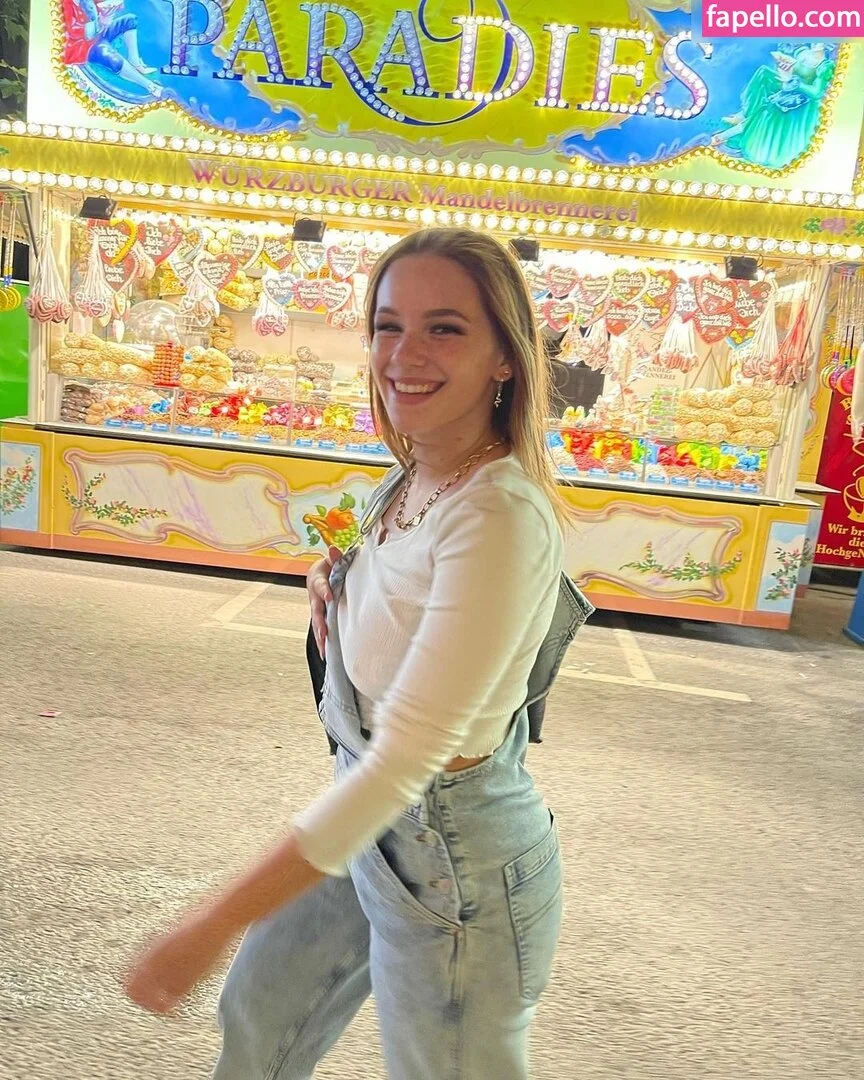 Annalena.smlr Onlyfans Photo Gallery 