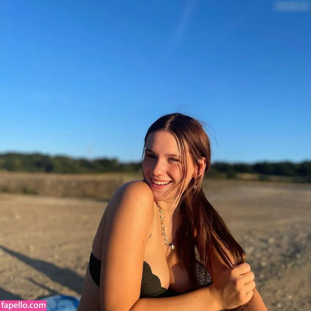 Annalena.smlr Onlyfans Photo Gallery 