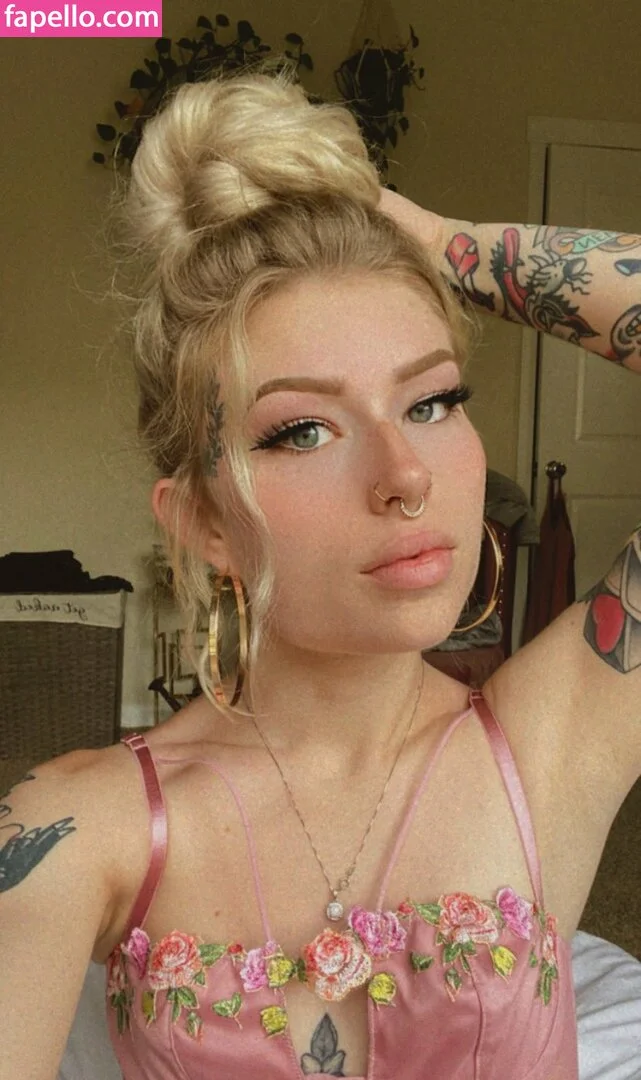 lolafreak Onlyfans Photo Gallery 