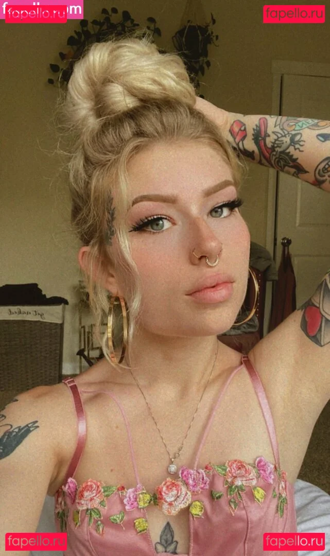 lolafreak Onlyfans Photo Gallery 