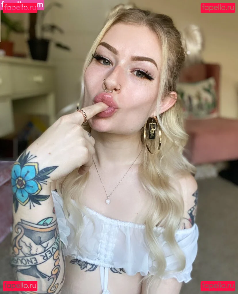 lolafreak Onlyfans Photo Gallery 