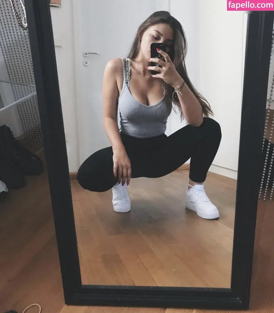 eisenbergerelena Onlyfans Photo Gallery 