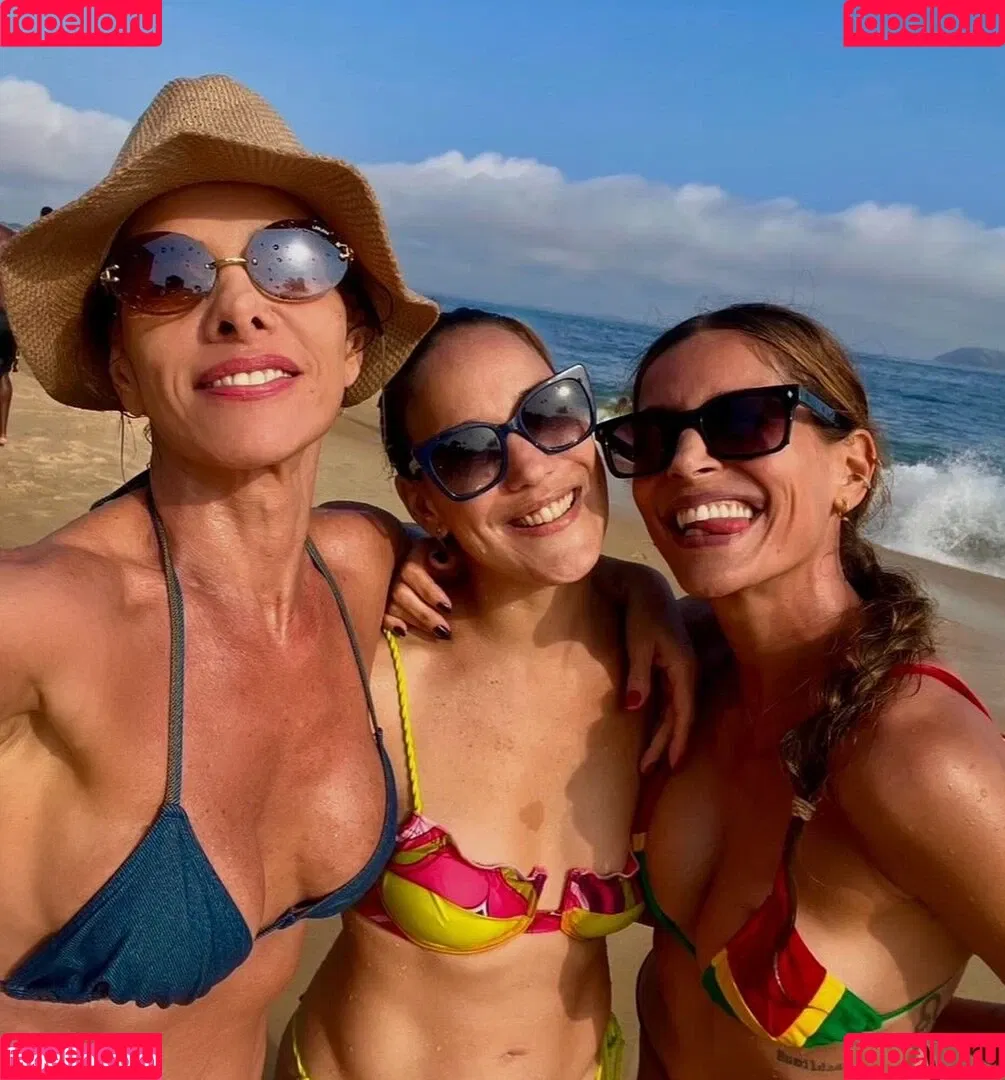 Helena Fernandes Onlyfans Photo Gallery 
