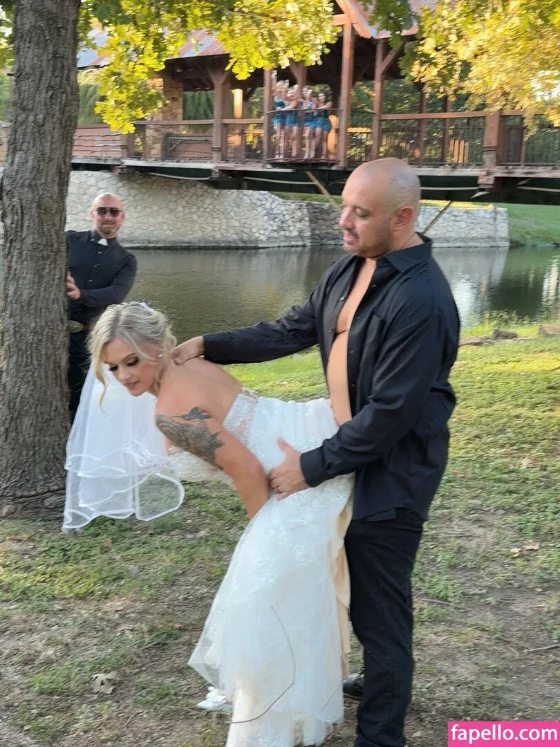 thehotwifetour Onlyfans Photo Gallery 